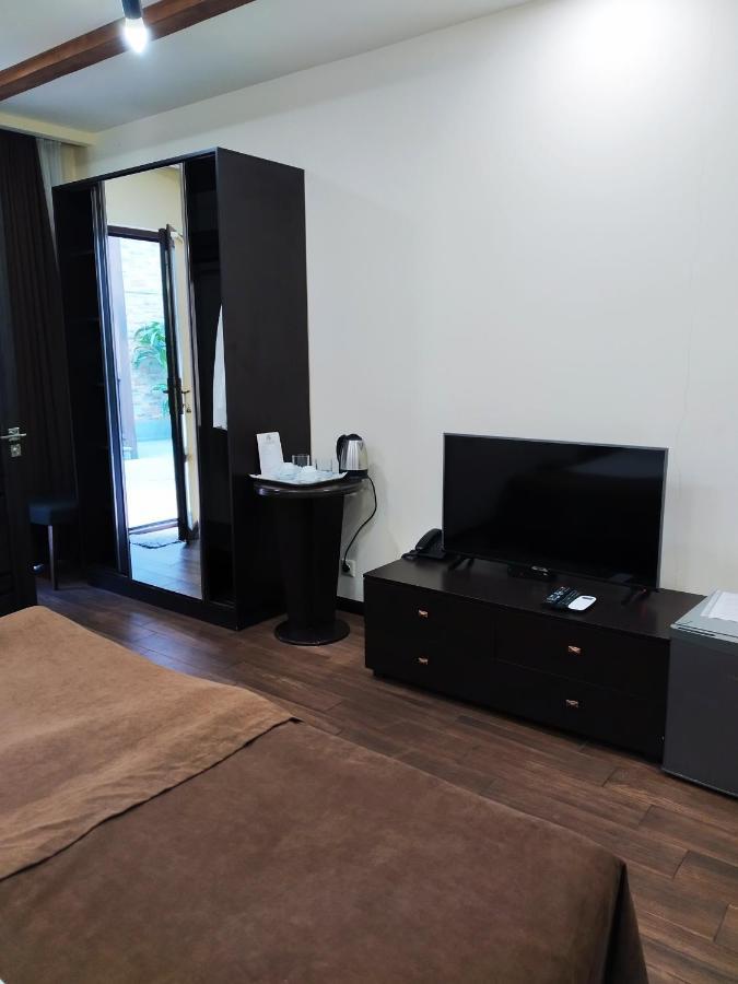Boutique Living Hotel Ереван Экстерьер фото