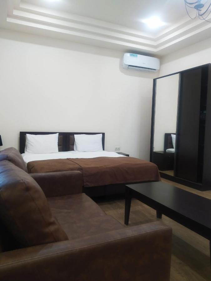 Boutique Living Hotel Ереван Экстерьер фото