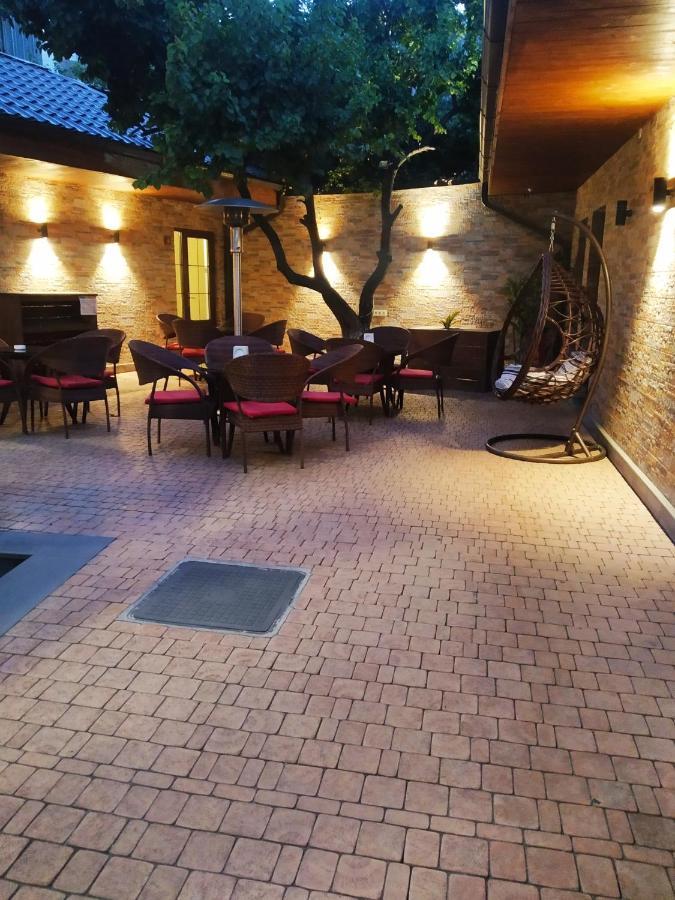 Boutique Living Hotel Ереван Экстерьер фото